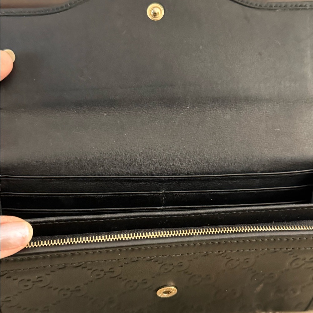 Gucci Black Embossed Leather Wallet with Gold GG Logo - Picture 6 of 9